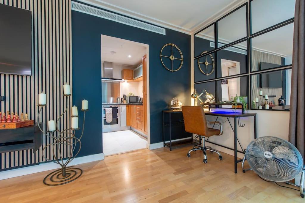 Appartement 24hr Concierge, Gym, Pool, Museum, Shopping Centre